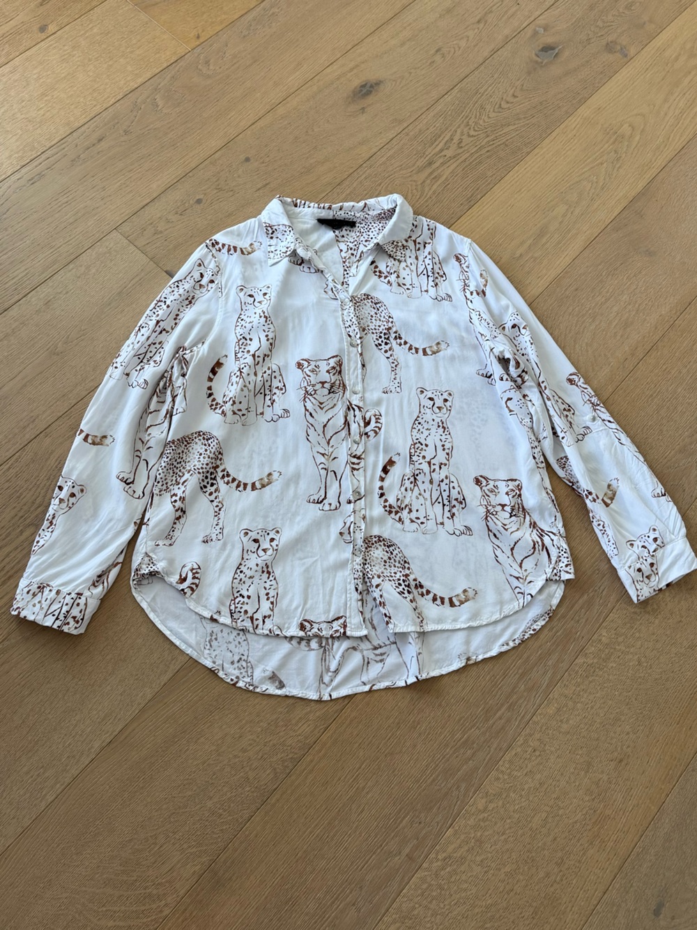 Jane and Delancey White Cheetah Print Button Down Shirt Large